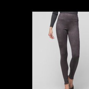 White House Black Market Runway Legging